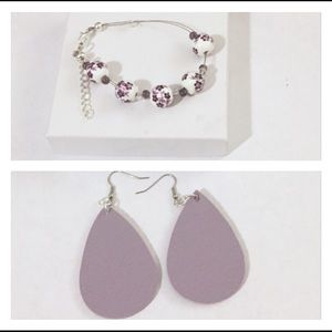 Purple Floral Bead Bracelet w/Leatherette Earrings